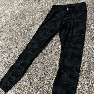 Black and gray camo Align leggings 28 in. length
